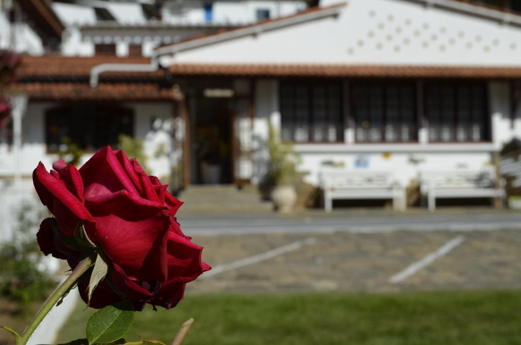 Pousada Das Rosas Hotel Miguel Pereira Exterior photo